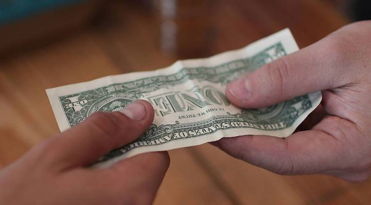 Retailers Optimistic That Consumers Will Spend More This Holiday Season