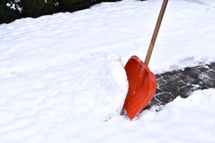 shovel snow
